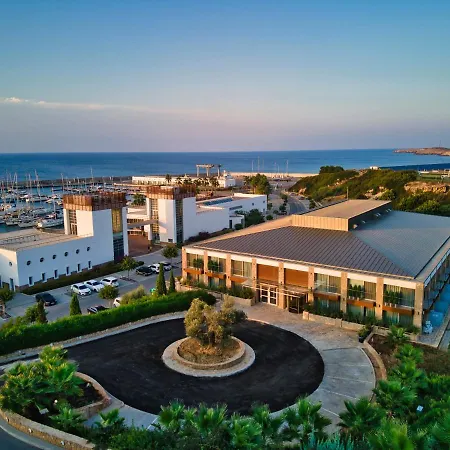 Ośrodek wypoczynkowy Karpaz Gate Marina 4*